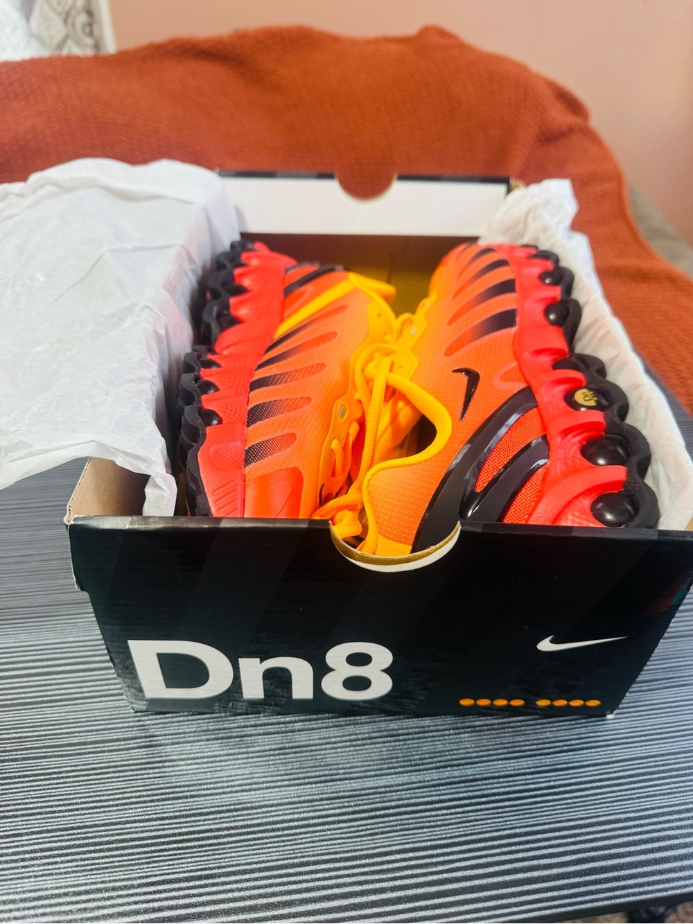 Nike Dn8 Orange & Red Gradient Running Sneakers